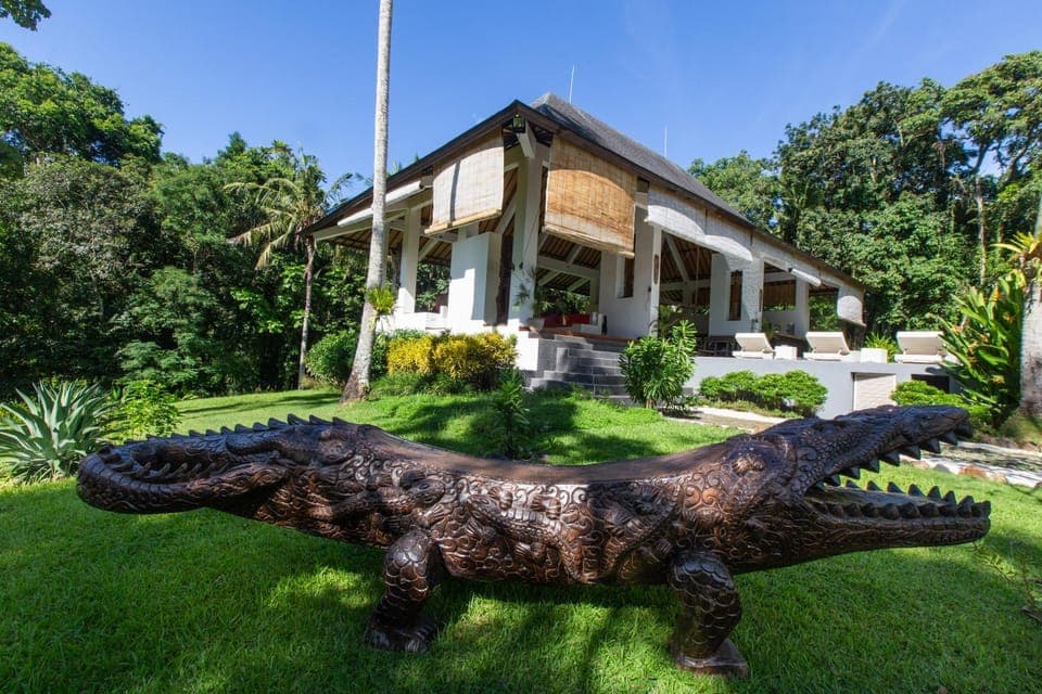 Property building, Garden view