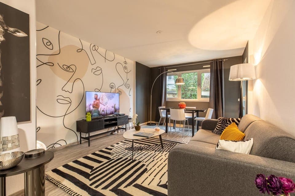 Communal lounge/ TV room, TV and multimedia, Living room