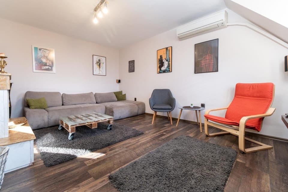 TV and multimedia, Living room, Seating area