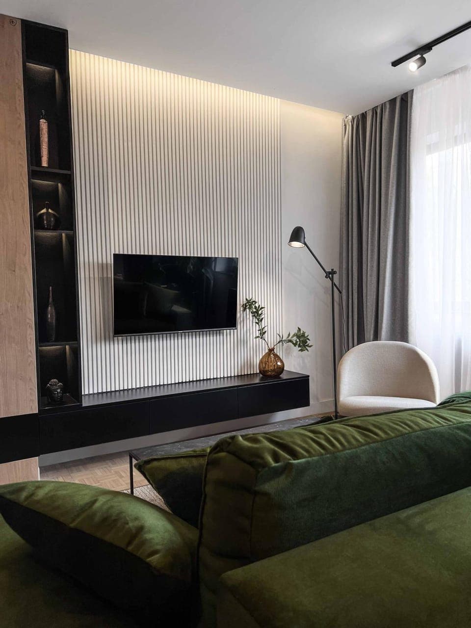 Communal lounge/ TV room, TV and multimedia, Living room, Seating area, Evening entertainment