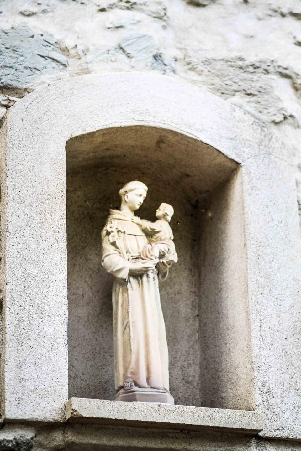 Garden, Guests, young children, older children, group of guests, Family