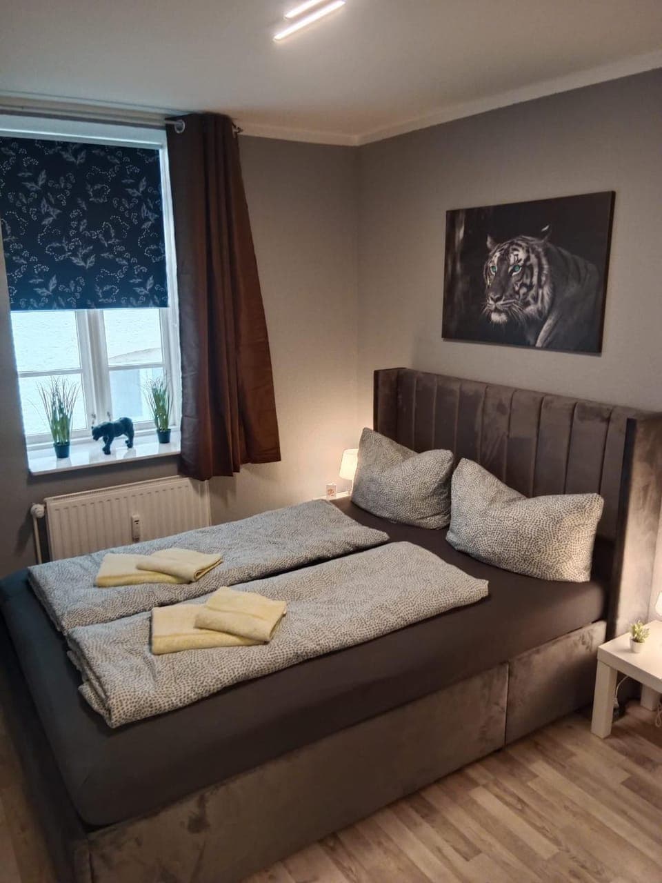 Bed, Photo of the whole room, Bedroom, internet, towels