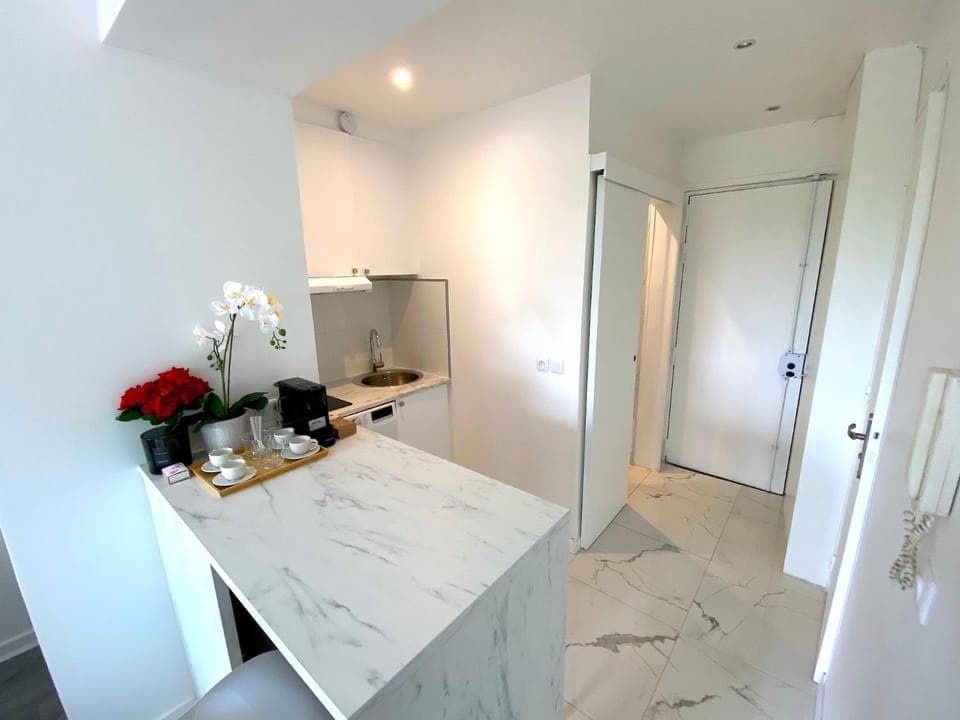 Kitchen or kitchenette