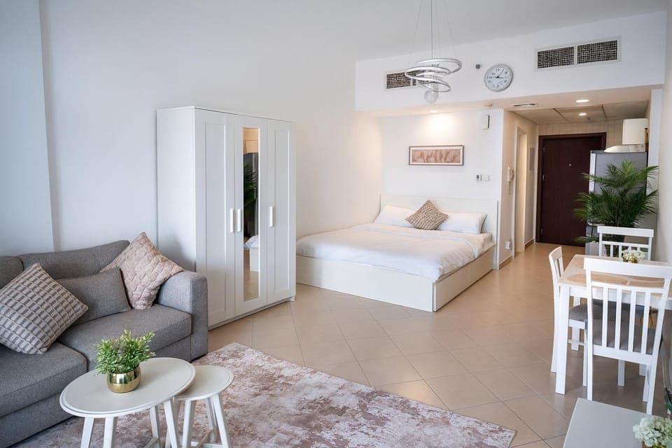 Photo of the whole room, Seating area