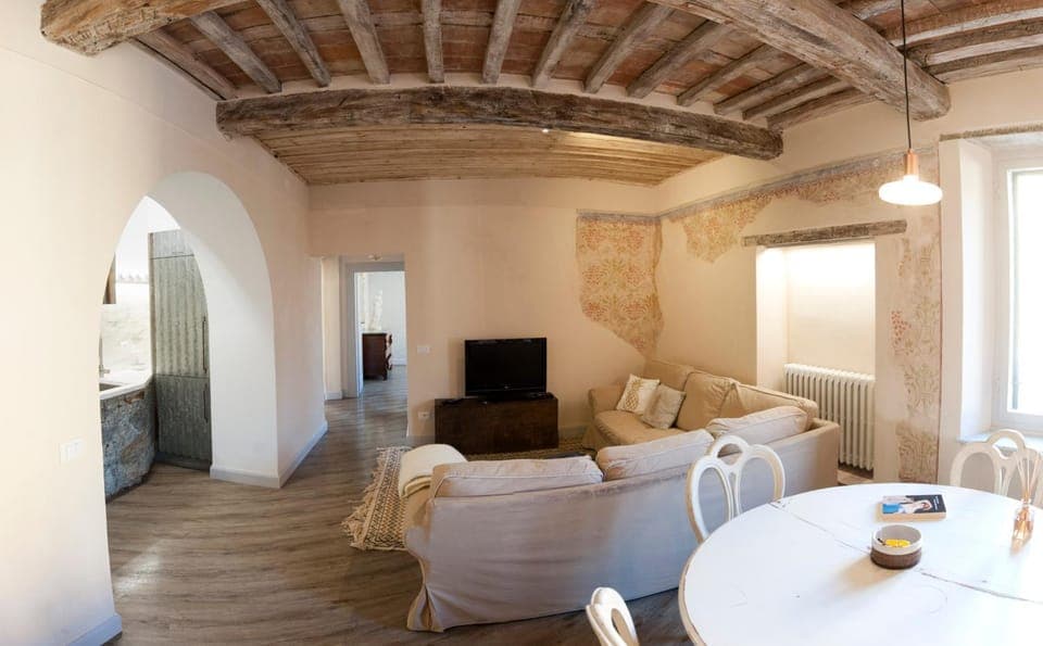 Communal lounge/ TV room, TV and multimedia, Living room, Seating area, Evening entertainment