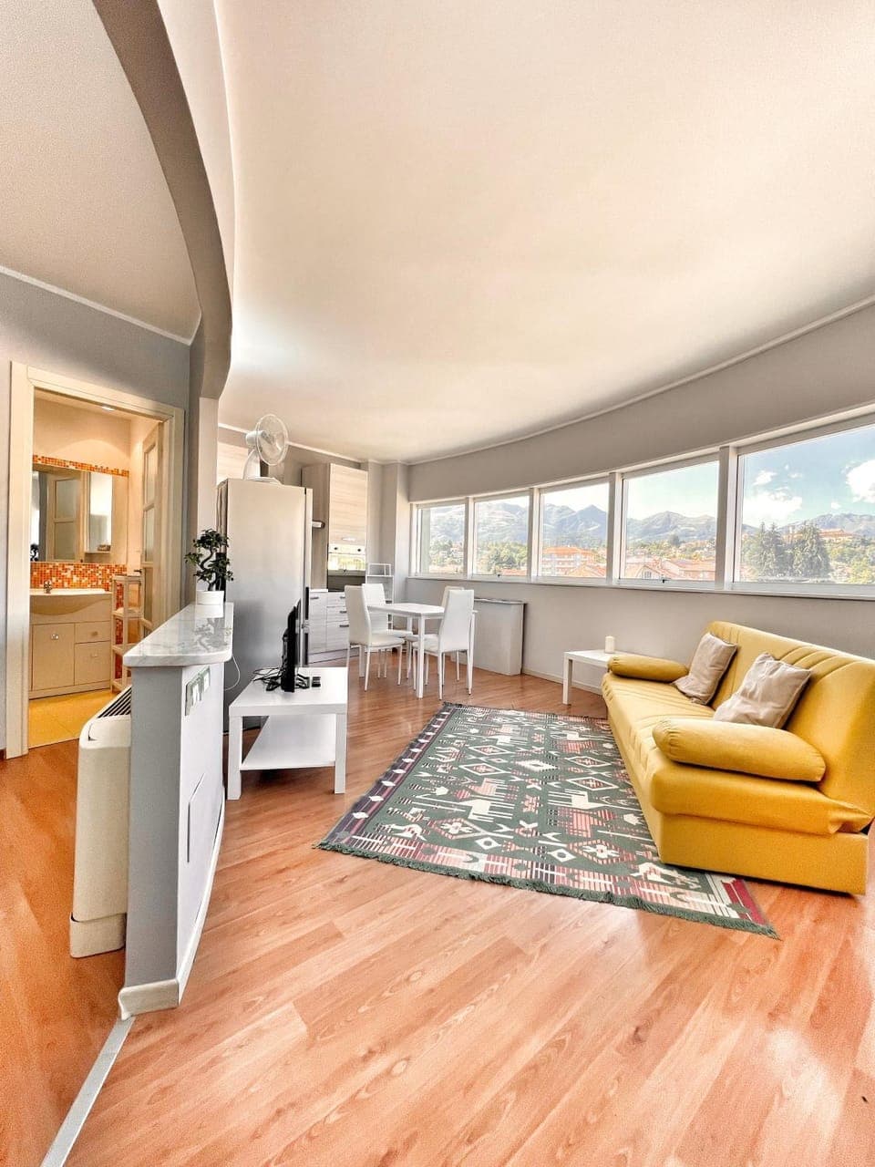 TV and multimedia, Seating area