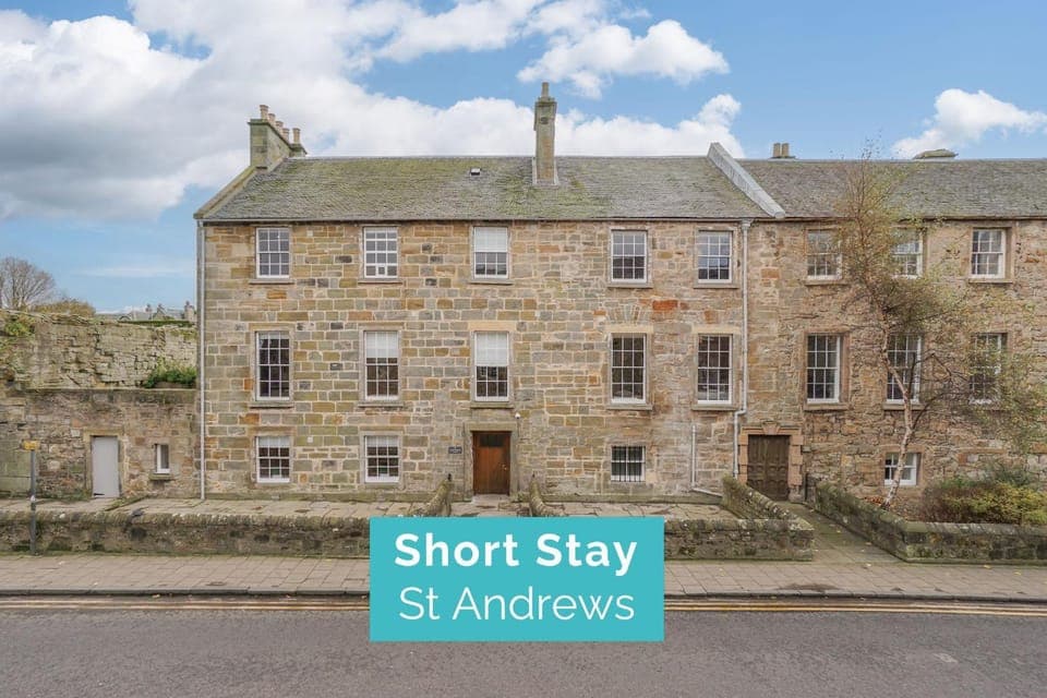 Property building, Facade/entrance, Off site