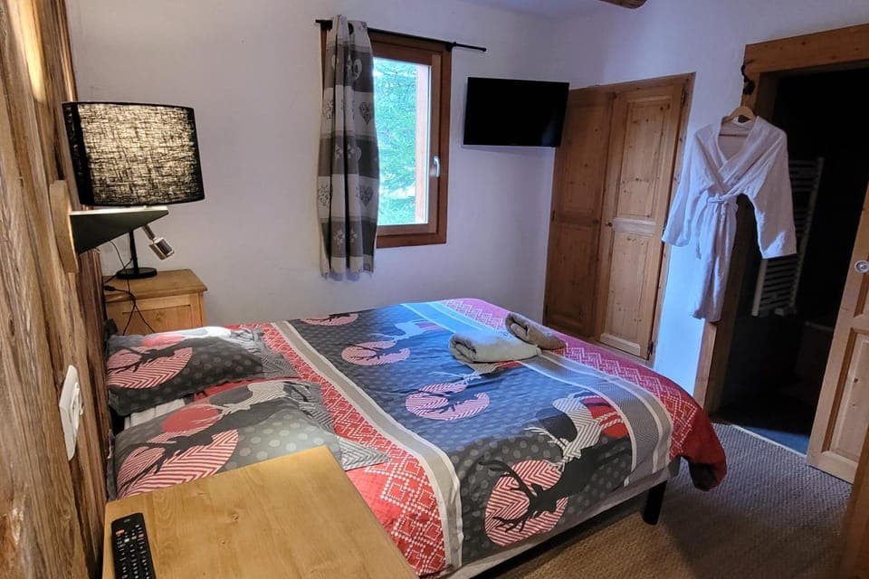 Bed, Bathroom, Bedroom, wardrobe