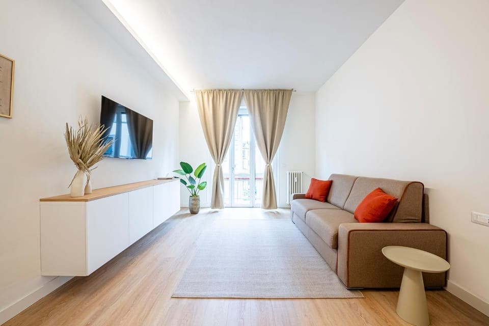 Communal lounge/ TV room, Day, TV and multimedia, View (from property/room), Living room, Seating area, Floor plan, Evening entertainment, Street view, Quiet street view, air conditioner