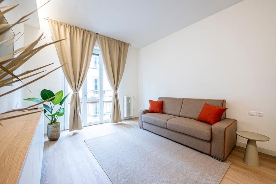 Communal lounge/ TV room, Day, TV and multimedia, View (from property/room), Living room, Seating area, Floor plan, Evening entertainment, Street view, Quiet street view, air conditioner