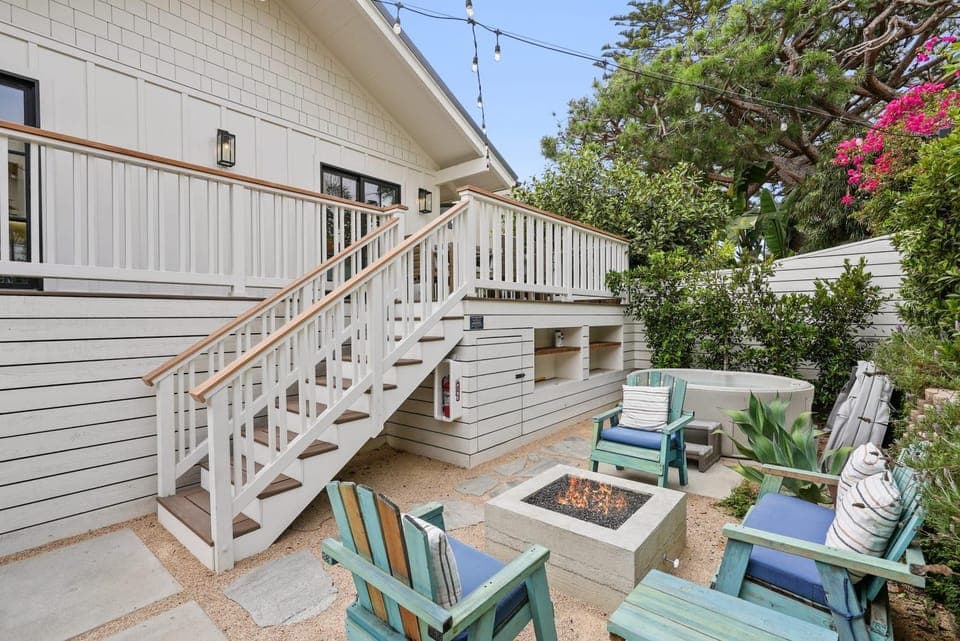 Property building, Patio, Garden, Balcony/Terrace, Garden view