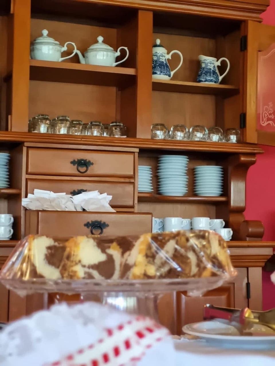 Continental breakfast, Buffet breakfast