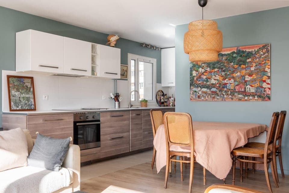 Kitchen or kitchenette