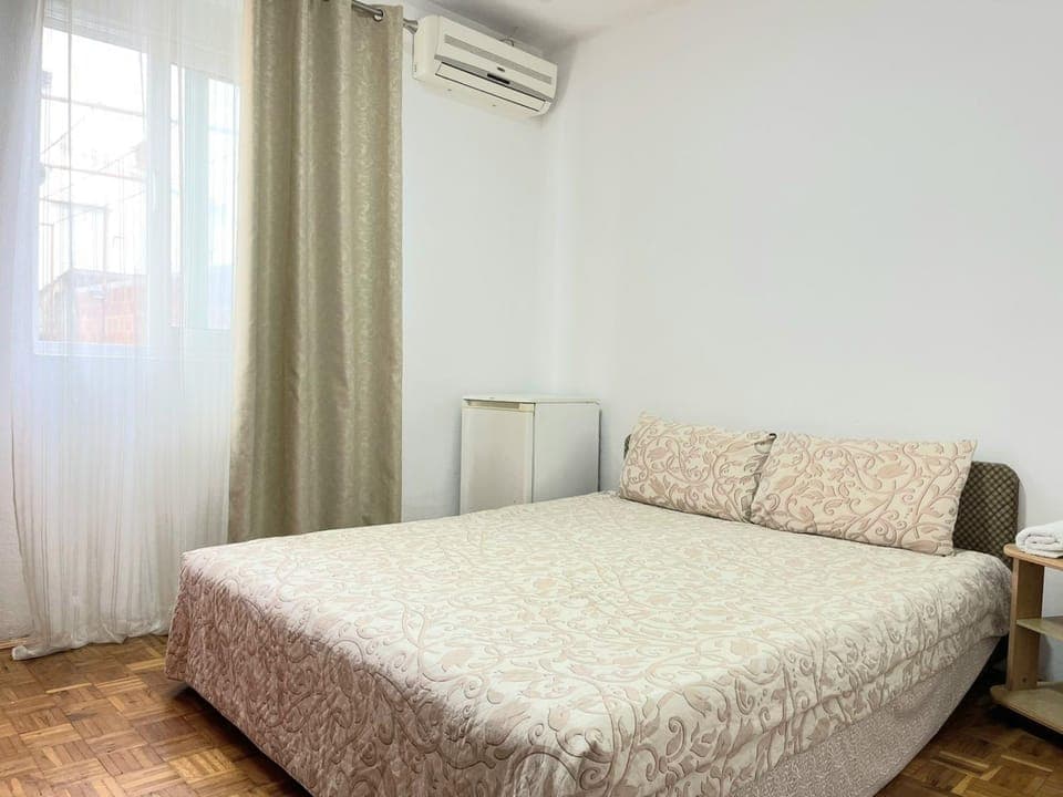 Bed, Bedroom, air conditioner