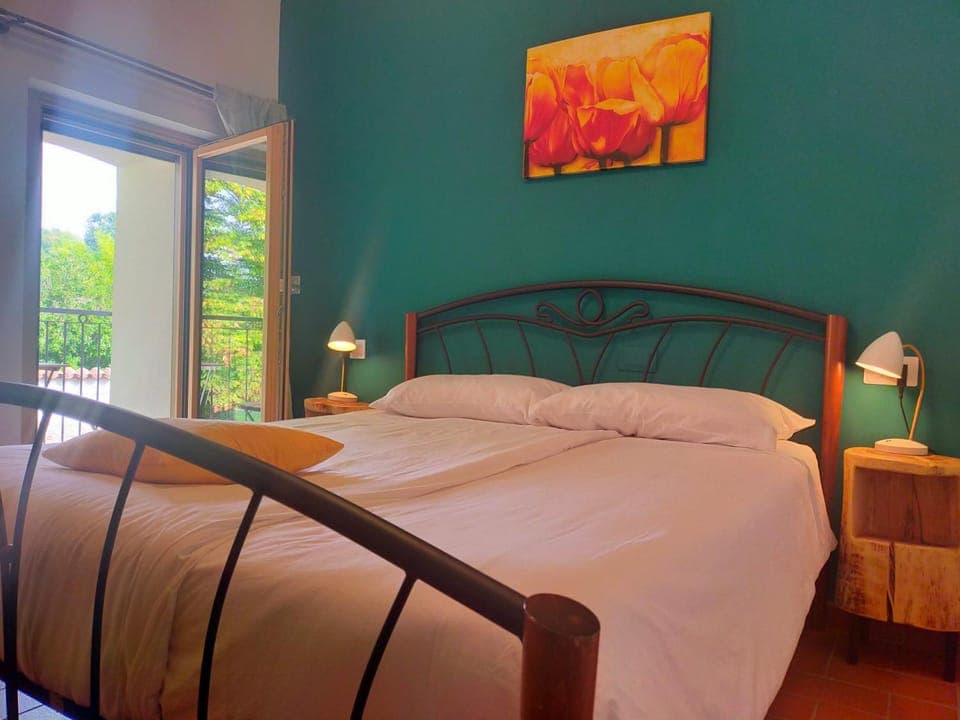 Bed, View (from property/room), Balcony/Terrace, Bedroom, Garden view, air conditioner