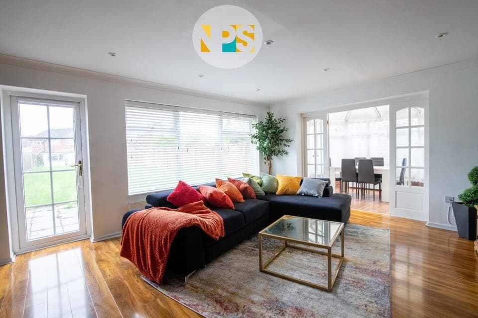 Living room, Photo of the whole room, Seating area