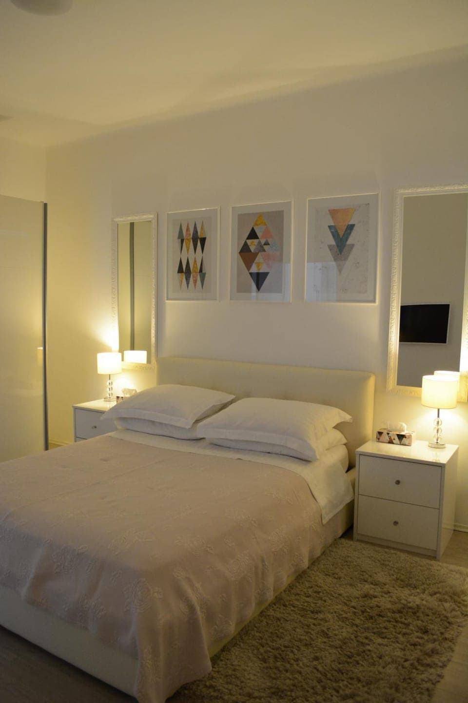 TV and multimedia, Bedroom, Garden view
