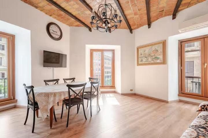 Seating area, Dining area