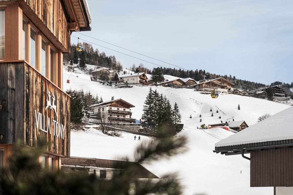 Property building, Winter, Skiing