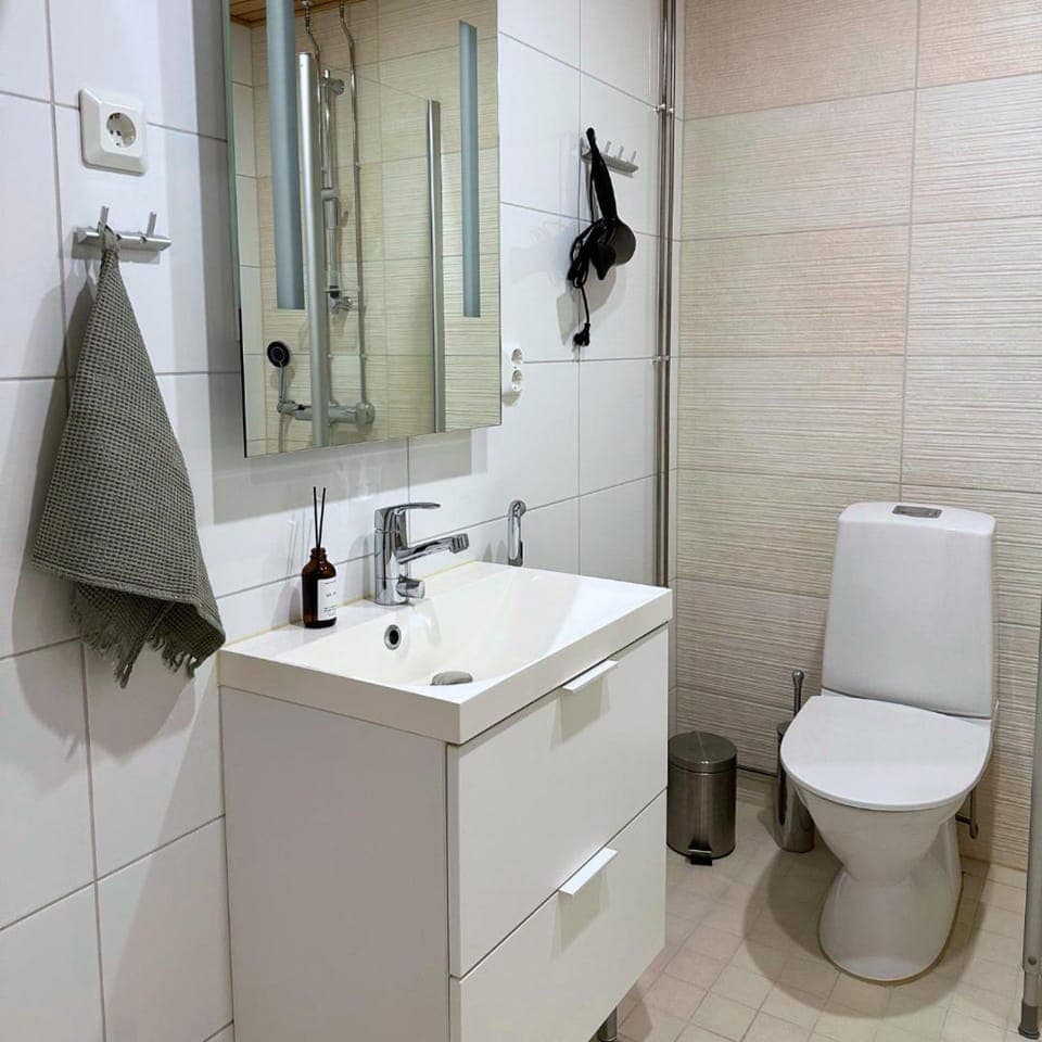 Toilet, Bathroom, towels