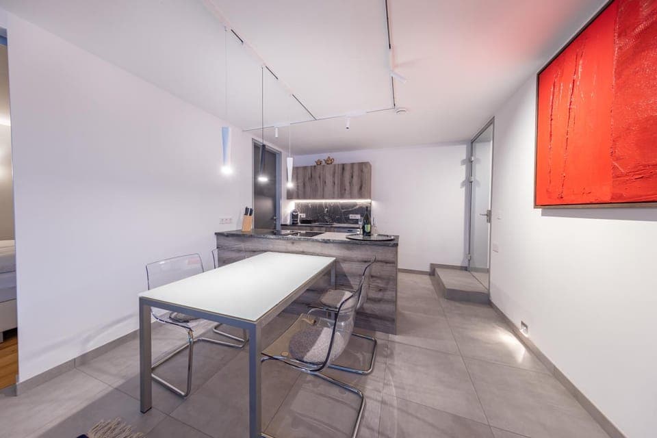 Dining area, kitchen