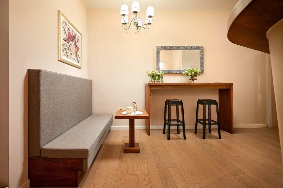 Seating area, hair dresser