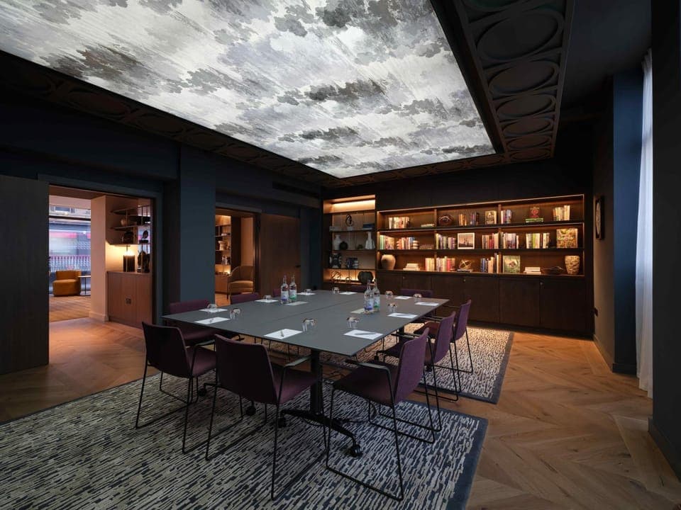 Meeting/conference room