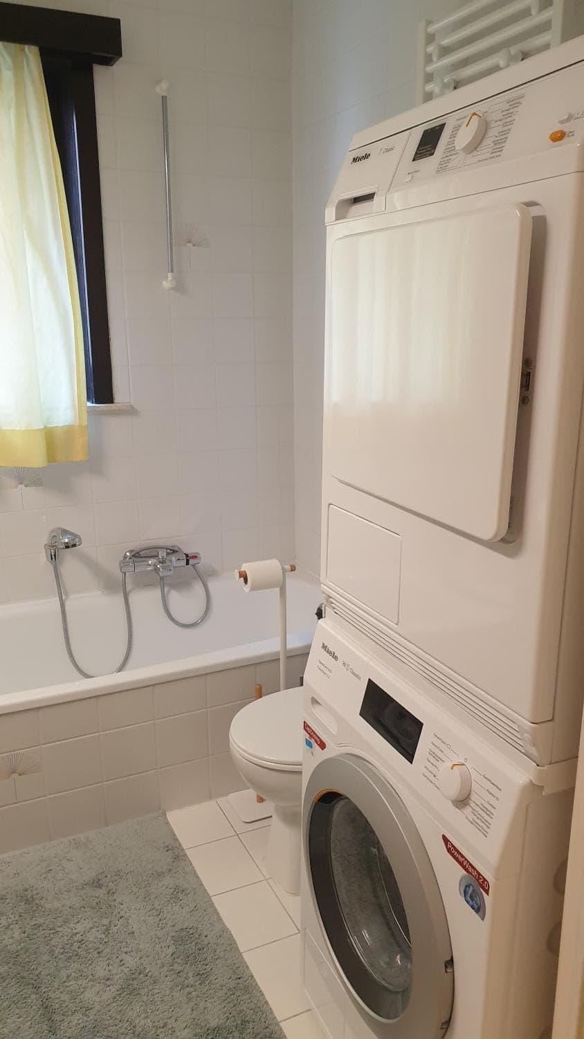 Bathroom, Bath, washing machine, dryer