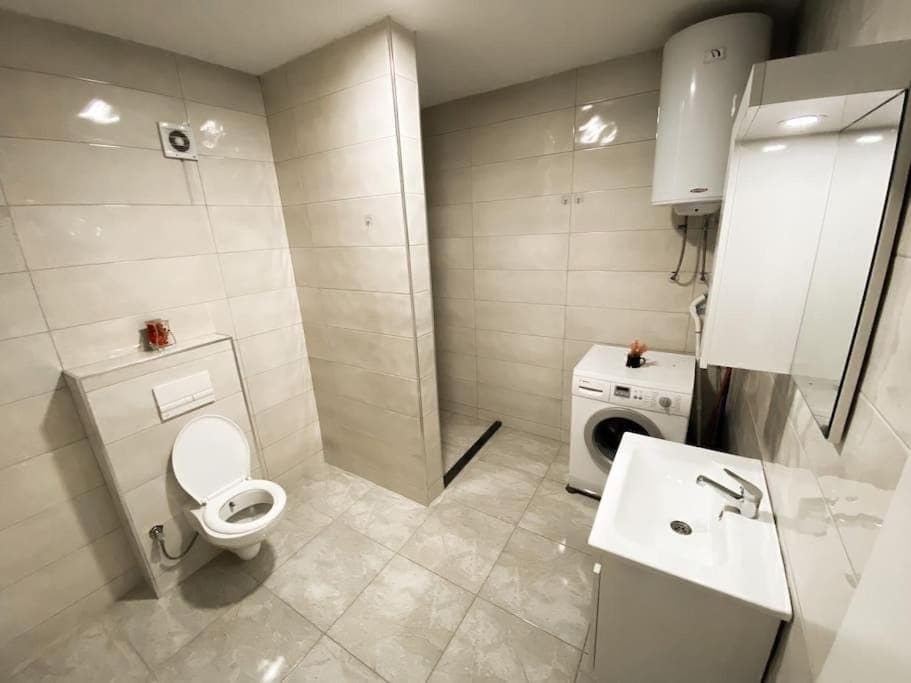 Shower, Toilet, Bathroom