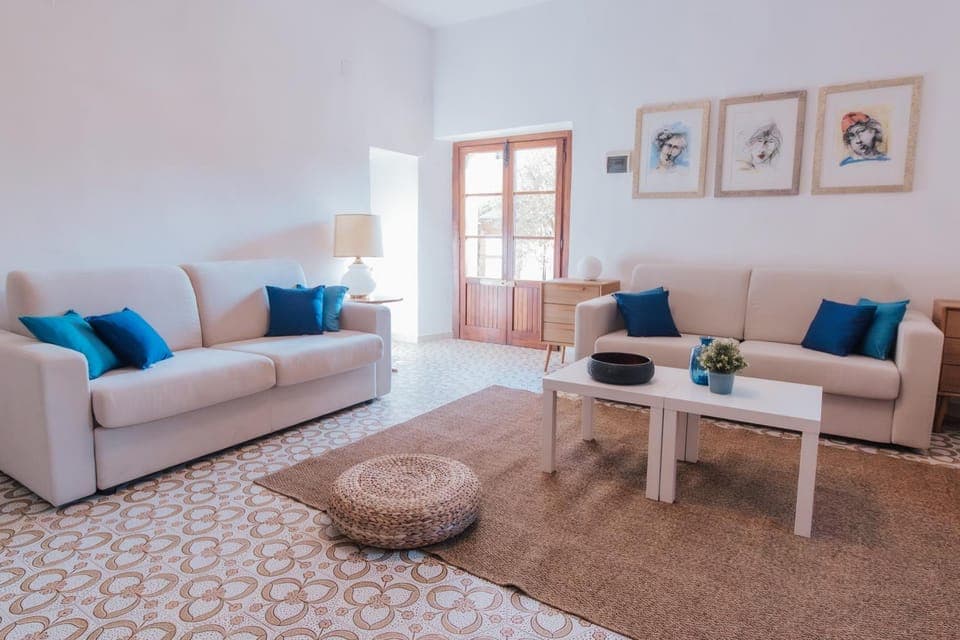 Living room, Seating area