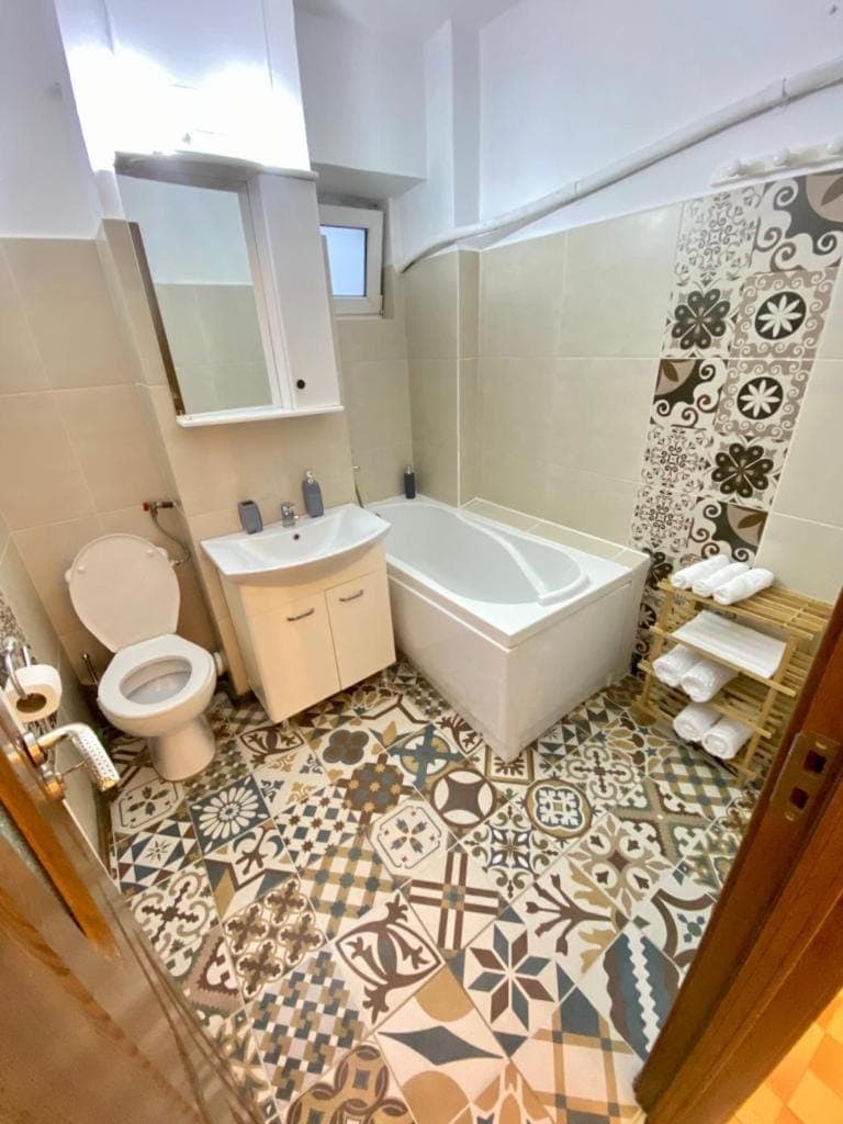 Toilet, Bathroom, towels