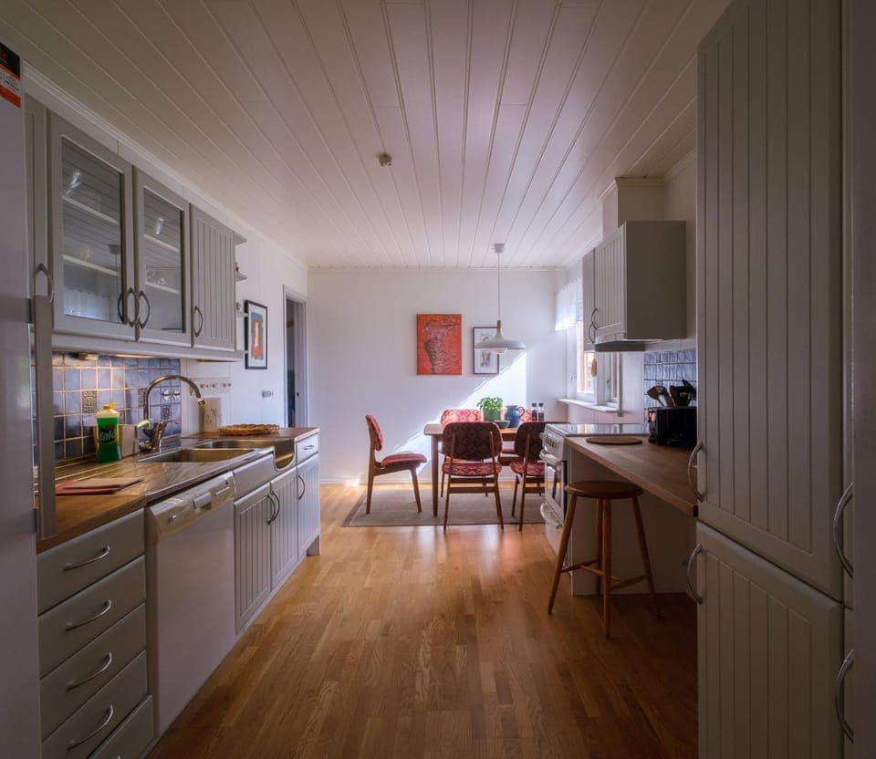 Kitchen or kitchenette, Dining area, dishwasher, oven, stove, kitchen