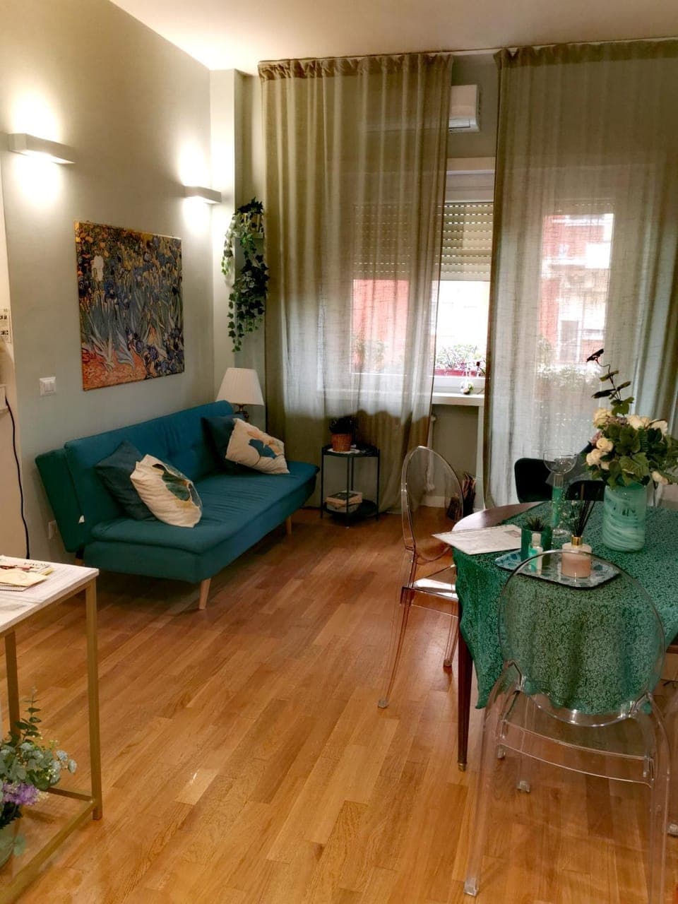 Living room, Dining area