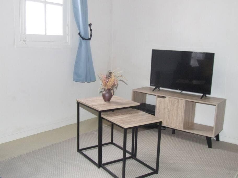 TV and multimedia, hair dresser