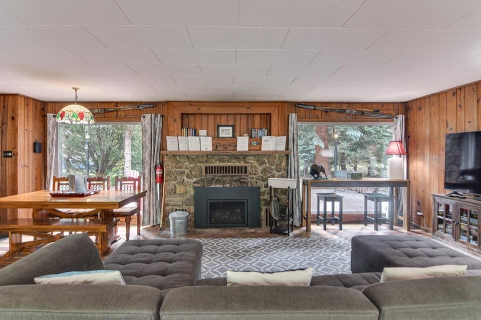 Charming Idaho Springs Retreat on Chicago Creek! House in Idaho Springs