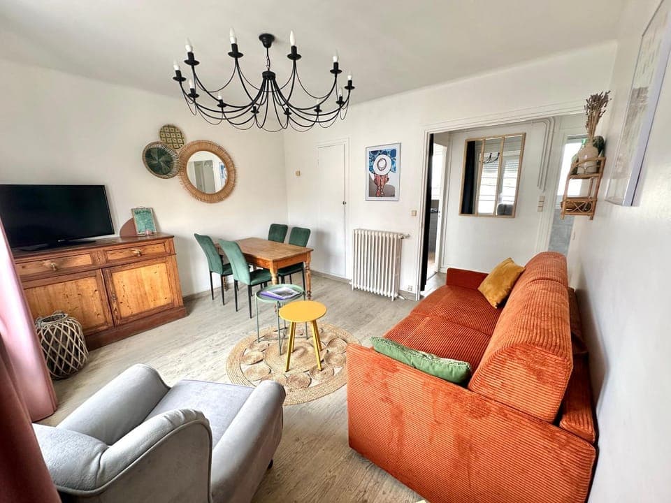 TV and multimedia, Living room, Dining area