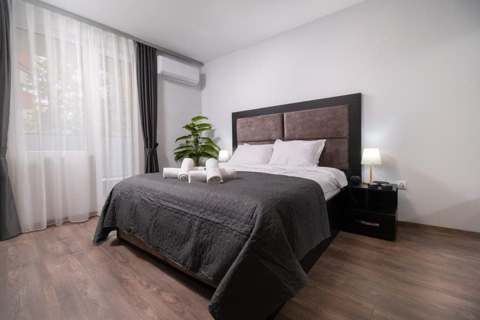 Bed, View (from property/room), Photo of the whole room, Bedroom, towels, air conditioner