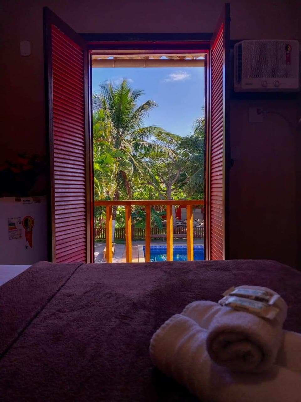 Bed, Natural landscape, View (from property/room), Balcony/Terrace, Photo of the whole room, Bedroom, Pool view, Swimming pool, towels