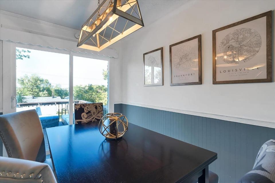 Seating area, Dining area