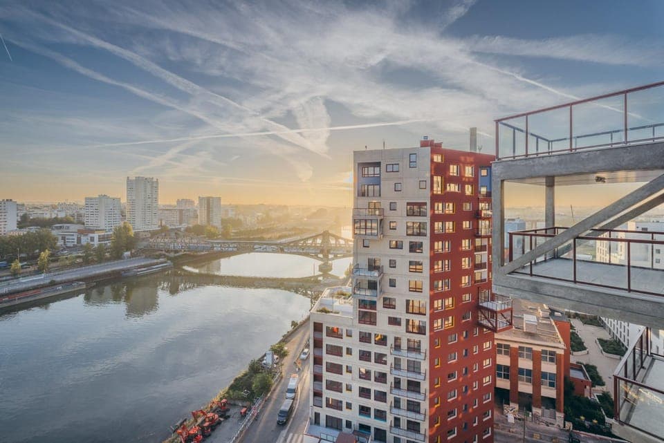 Property building, Day, Natural landscape, City view, Lake view, River view, Sunrise, Sunset