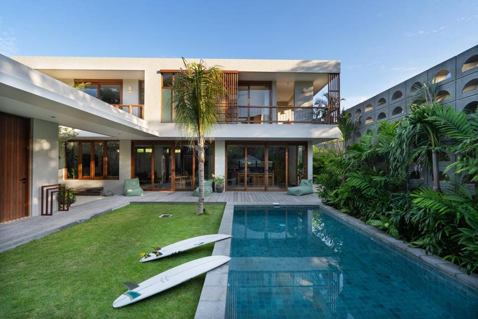 Property building, Garden, Swimming pool, Swimming pool