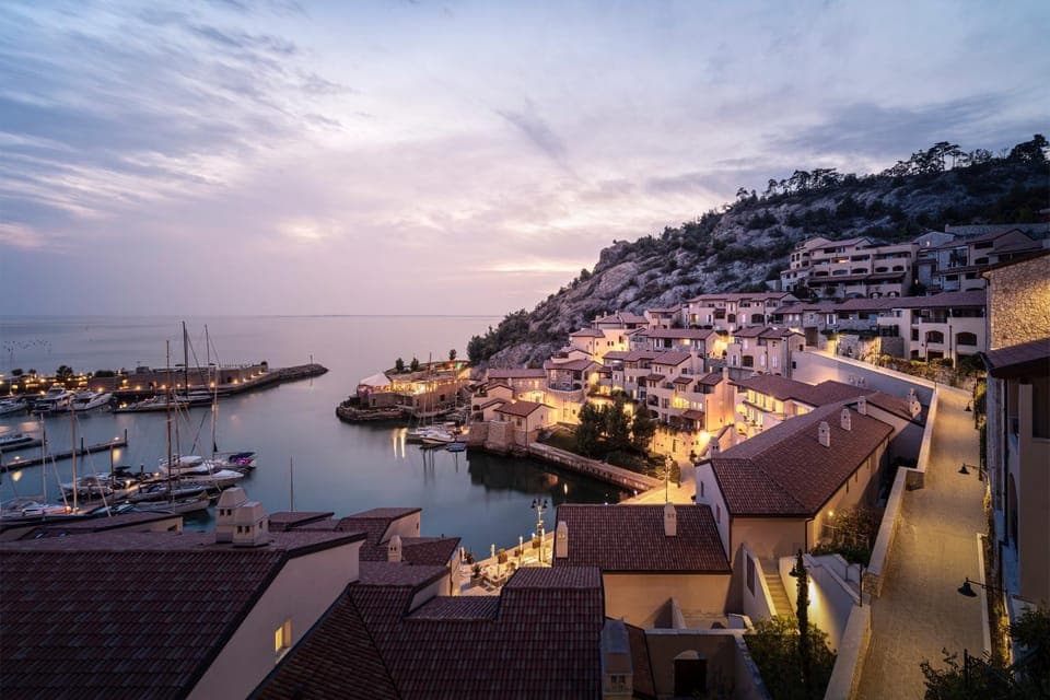 Nearby landmark, Natural landscape, City view, Sea view, Sunset