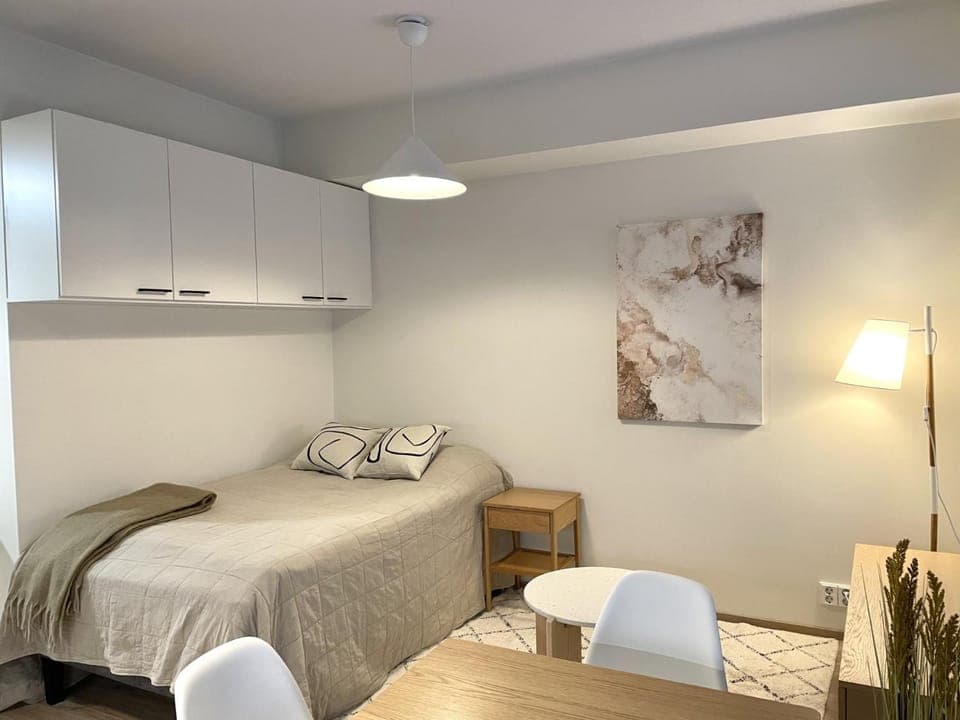 Bed, Photo of the whole room, Seating area