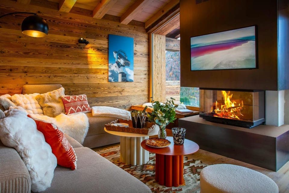 Winter, TV and multimedia, Living room, Seating area