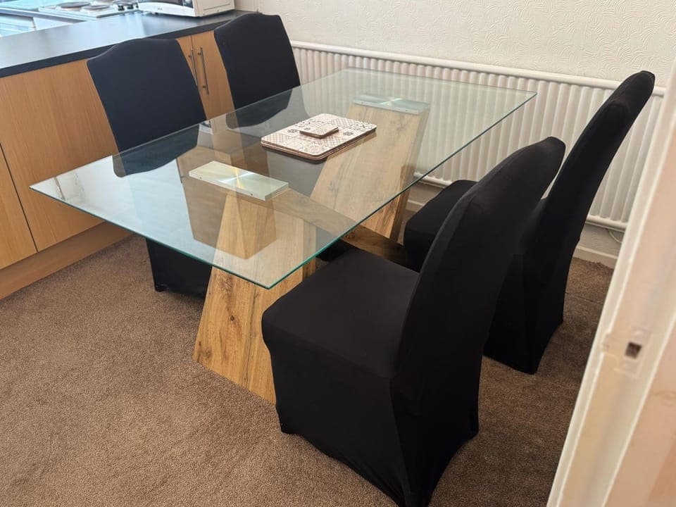 Dining area, kitchen