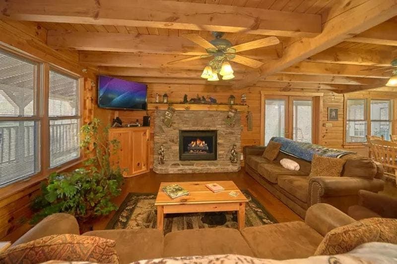 Wrap Around The Son Chalet in Pigeon Forge