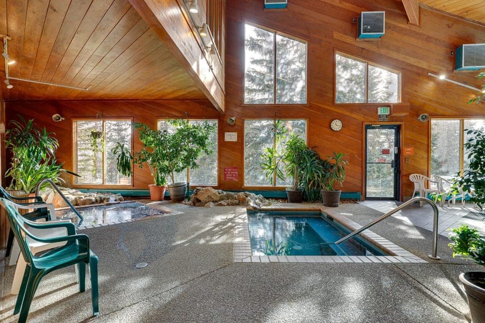 Heated Pool Access + Near Skiing: Colorado Retreat House in Wildernest