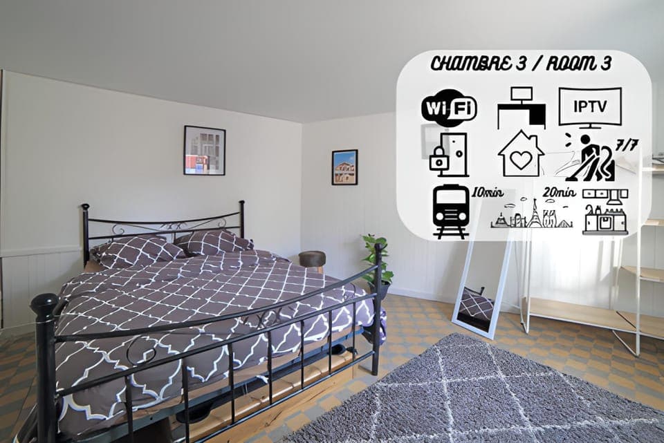 Photo of the whole room, Bedroom