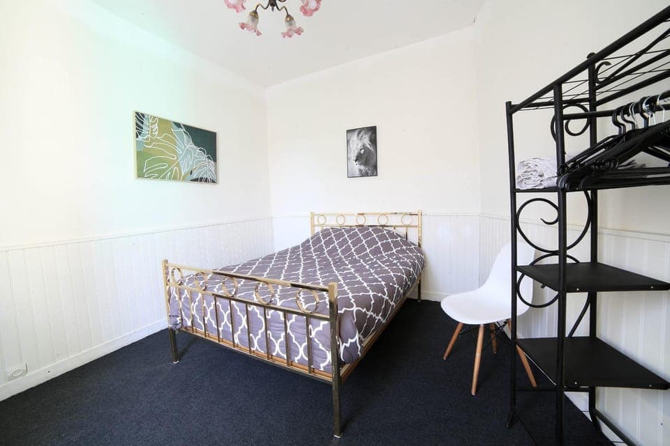 Bed, Photo of the whole room, Bedroom