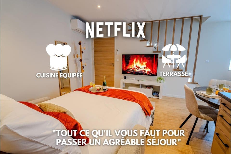 Property logo or sign, Photo of the whole room, Logo/Certificate/Sign, Bedroom